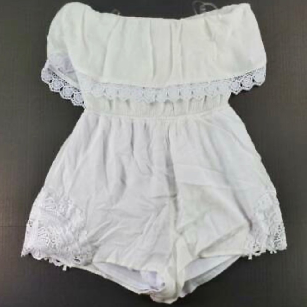 Charlotte Russe womens white off shoulder lace lined Romper size Xs
